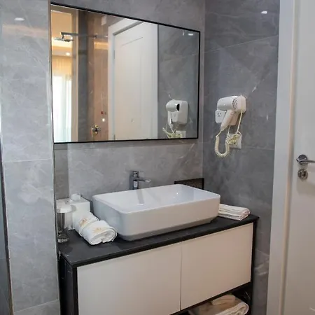 Hotel Tanushaj Beach Resort
