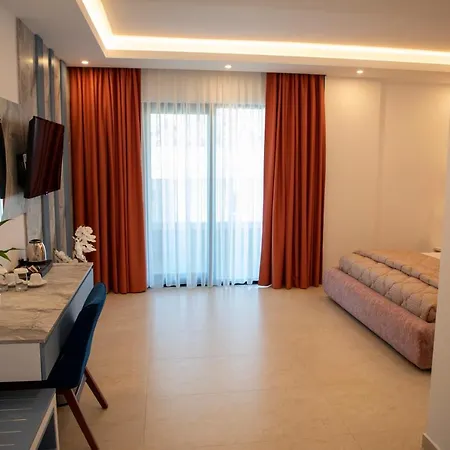 Hotel Tanushaj Beach Resort 4*